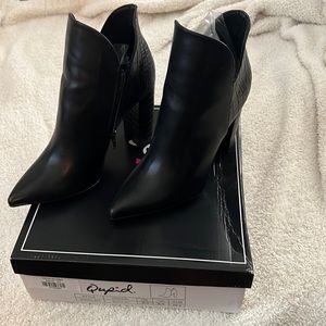 NWT Black booties size 8.5 never worn Qupid brand